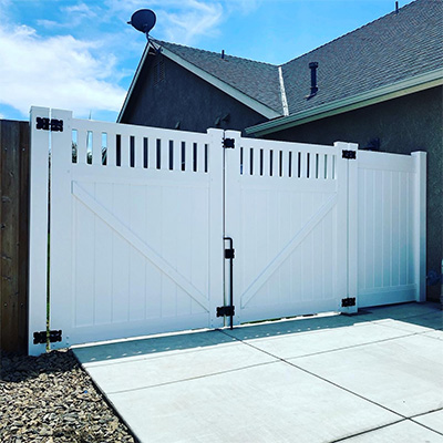 White privacy gates from our Carpinteria vinyl gate wholesaler.
