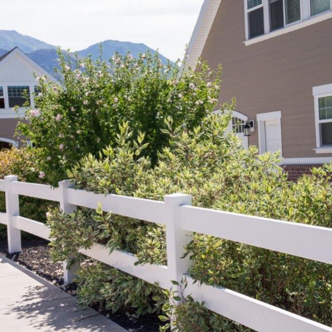 vinyl-craft_ventura-county-santa-barbara-los-angeles-fence-fencing-contractors-gates-gate-residential-commercial-fabricators_company_93036 (13)