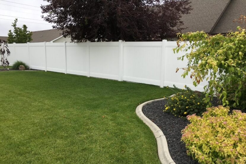 understanding-vinyl-fencing-durability-v2